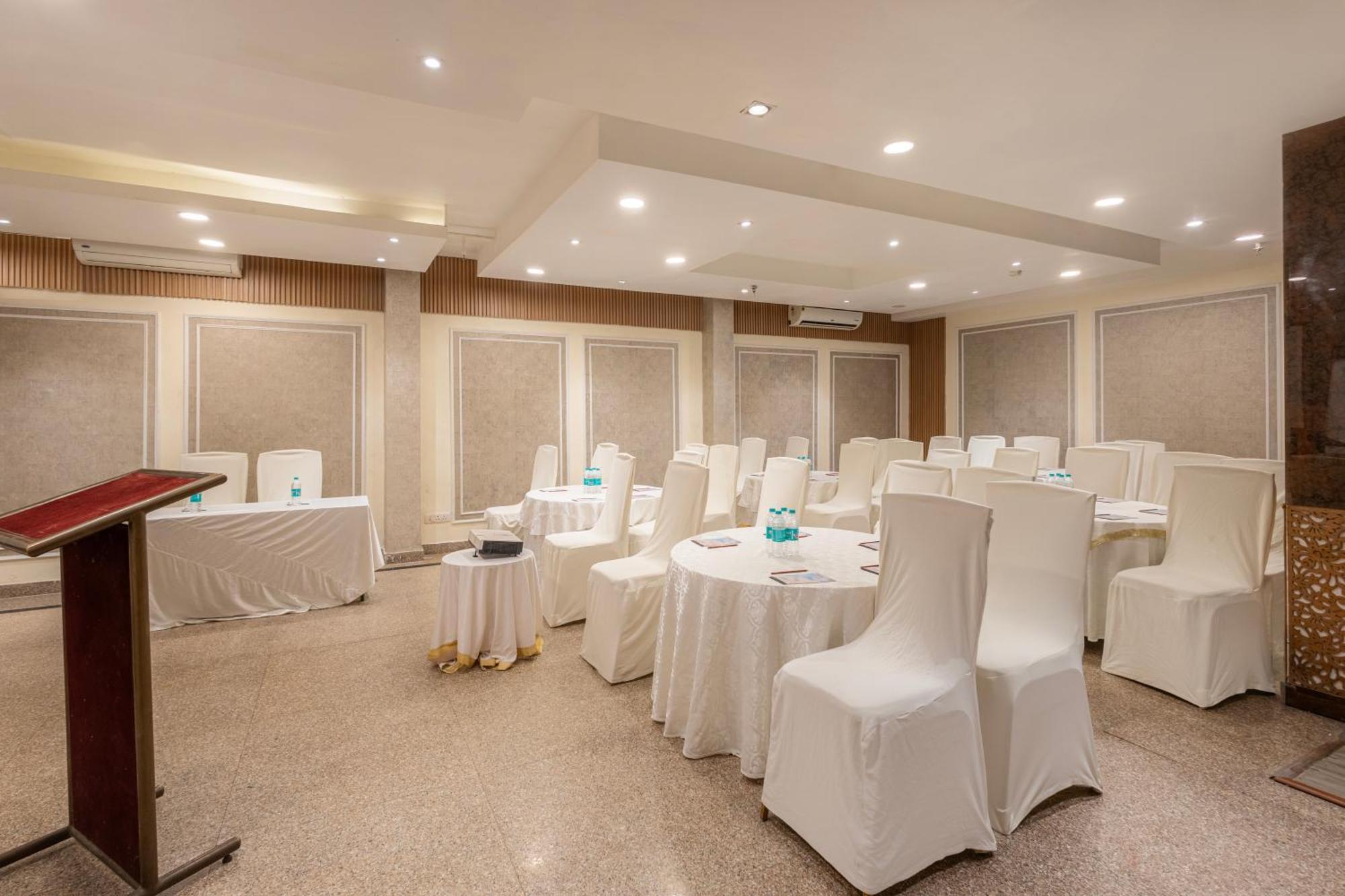 The Orion - Greater Kailash New Delhi Exterior photo