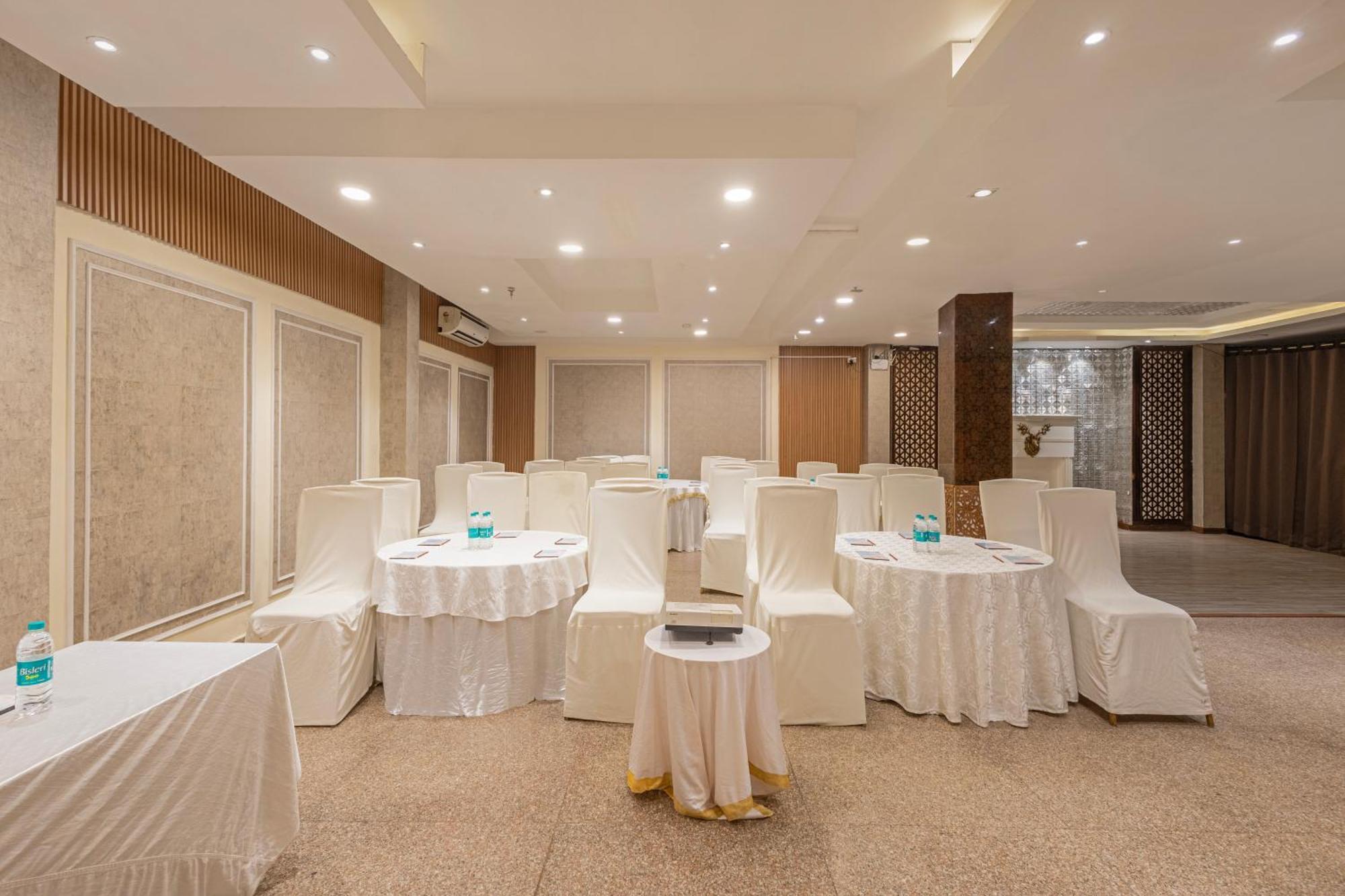 The Orion - Greater Kailash New Delhi Exterior photo