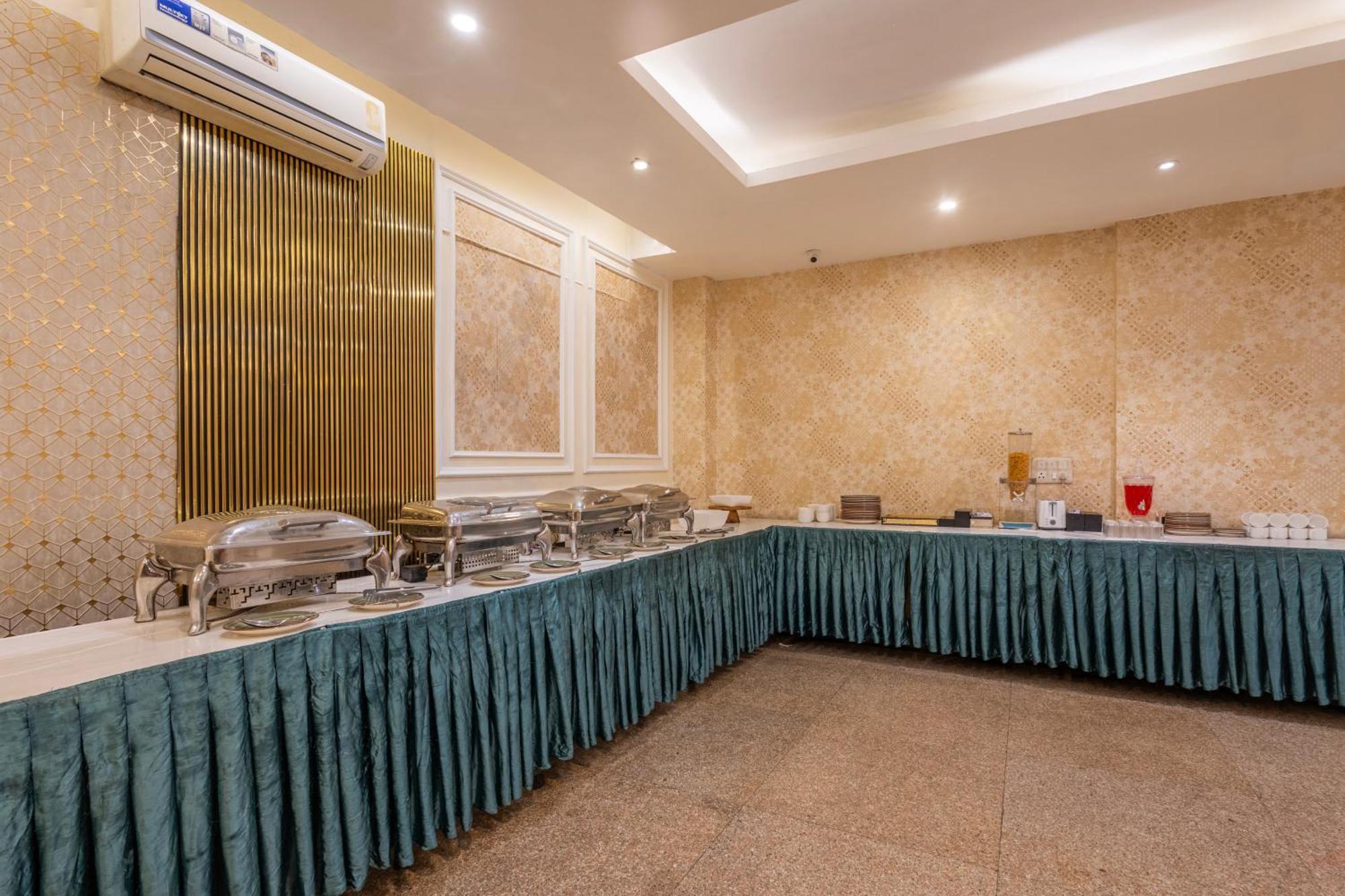 The Orion - Greater Kailash New Delhi Exterior photo