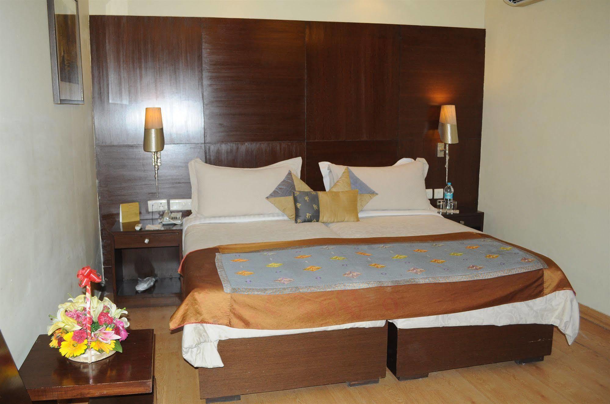 The Orion - Greater Kailash New Delhi Exterior photo