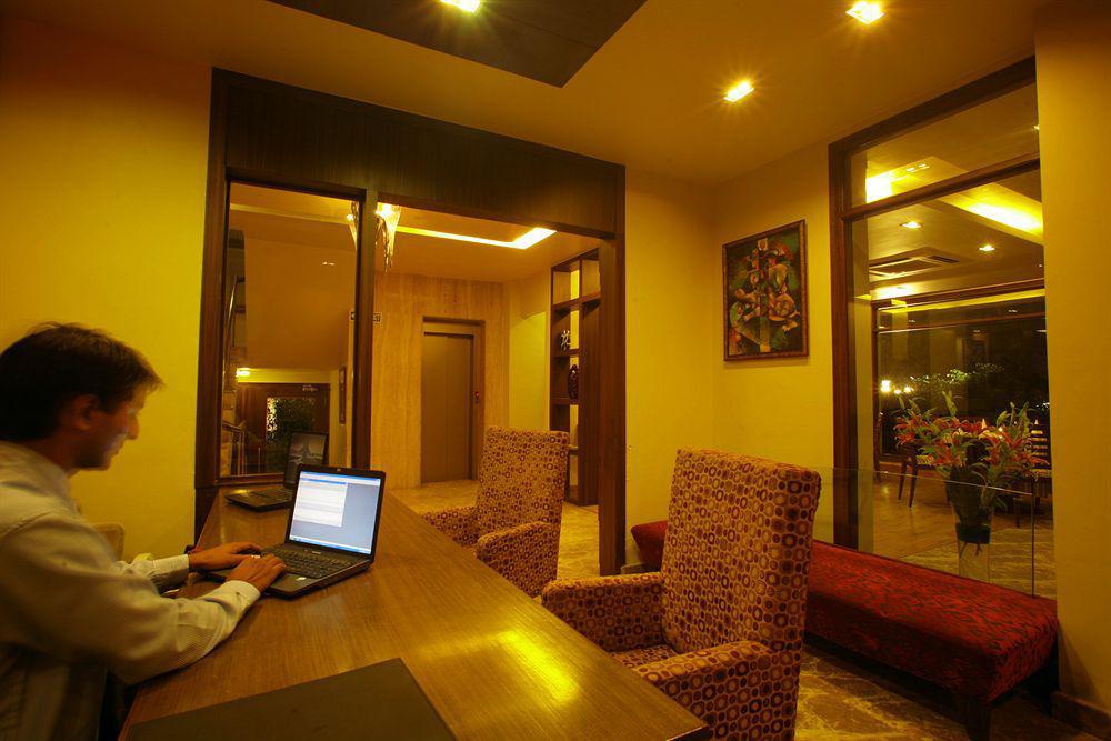 The Orion - Greater Kailash New Delhi Exterior photo
